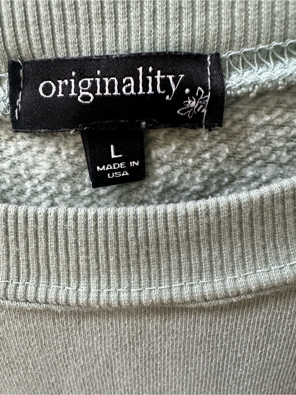 Originality Sage Green Highland Cow Graphic Sweatshirt USA Size Large - Picture 3 of 4